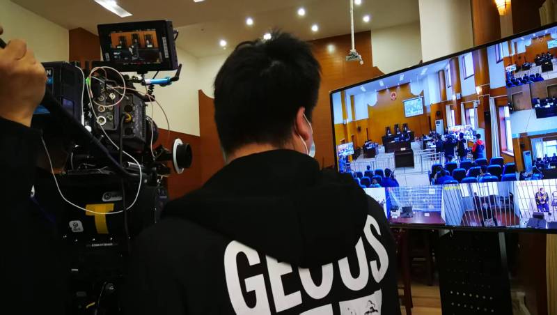 AI生成VS人工创意——宜都市广告片拍摄公司的技术浪漫主义实践